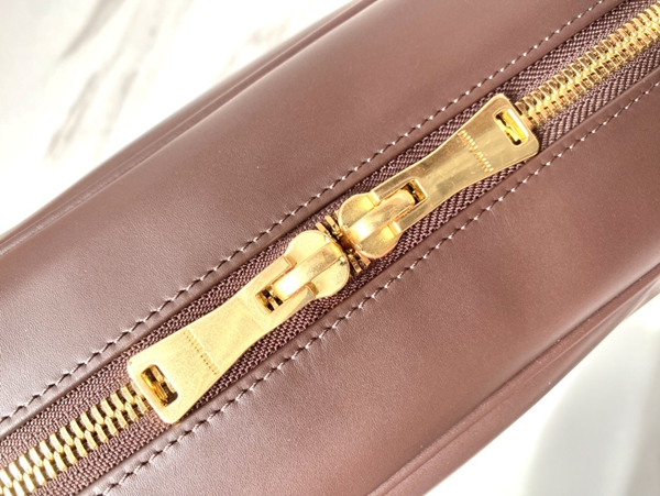 スーパーコピーブランドバッグ内部構造